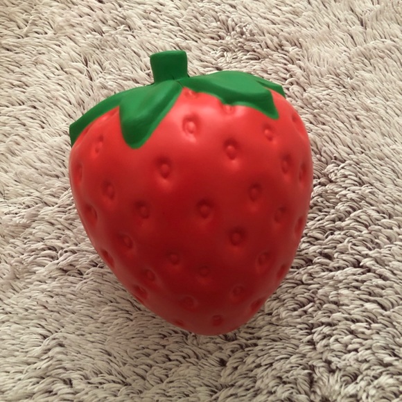 ⚡️⚡️Authentic Ibloom Strawberry Squishy - Picture 3 of 5